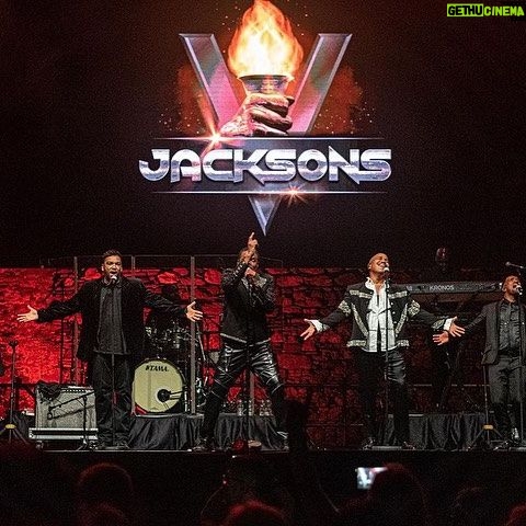 Jackie Jackson - 2K Likes - 𝗪𝗲’𝗿𝗲 𝗮𝗹𝗹 𝘀𝗺𝗶𝗹𝗲𝘀 𝗮𝘀 𝘄𝗲 𝗿𝗲𝗰𝗮𝗽 𝗮𝗻𝗼𝘁𝗵𝗲𝗿 𝘄𝗲𝗲𝗸𝗲𝗻𝗱 𝗼𝗳 𝘀𝘂𝗰𝗰𝗲𝘀𝘀𝗳𝘂𝗹 𝘀𝗵𝗼𝘄𝘀🕺 𝗪𝗵𝗼 𝗮𝗿𝗲 𝘄𝗲 𝘀𝗲𝗲𝗶𝗻𝗴 𝘁𝗼𝗻𝗶𝗴𝗵𝘁 @favcolmar⁉️
📸 @martelus.photo
#JackieJackson
#Jacksons
#Jackson5
#MondayMood