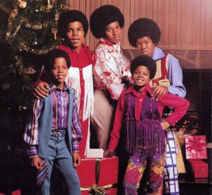 Jackie Jackson Instagram - 𝗧𝗵𝗲 𝗰𝗼𝘂𝗻𝘁𝗱𝗼𝘄𝗻 𝘁𝗼 𝗖𝗵𝗿𝗶𝘀𝘁𝗺𝗮𝘀 𝗶𝘀 𝗼𝗻!🎄 𝗪𝗵𝗮𝘁’𝘀 𝘆𝗼𝘂𝗿 𝗳𝗮𝘃𝗼𝗿𝗶𝘁𝗲 𝘁𝗿𝗮𝗰𝗸 𝗳𝗿𝗼𝗺 𝗼𝘂𝗿 𝗖𝗵𝗿𝗶𝘀𝘁𝗺𝗮𝘀 𝗔𝗹𝗯𝘂𝗺⁉️ 𝗖𝗼𝗺𝗺𝗲𝗻𝘁 𝗯𝗲𝗹𝗼𝘄⬇️

#Jackson5
#Jacksons
#HappyHolidays
#JackieJackson