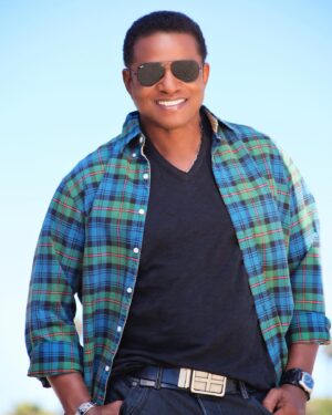 Jackie Jackson Instagram - 𝗚𝗼 𝗰𝗼𝗻𝗳𝗶𝗱𝗲𝗻𝘁𝗹𝘆 𝗶𝗻 𝘁𝗵𝗲 𝗱𝗶𝗿𝗲𝗰𝘁𝗶𝗼𝗻 𝗼𝗳 𝘆𝗼𝘂𝗿 𝗱𝗿𝗲𝗮𝗺𝘀. 𝗟𝗶𝘃𝗲 𝘁𝗵𝗲 𝗹𝗶𝗳𝗲 𝘆𝗼𝘂'𝘃𝗲 𝗶𝗺𝗮𝗴𝗶𝗻𝗲𝗱.✨

#MondayMotivation
#QOTD
#JackieJackson
#Jackson5