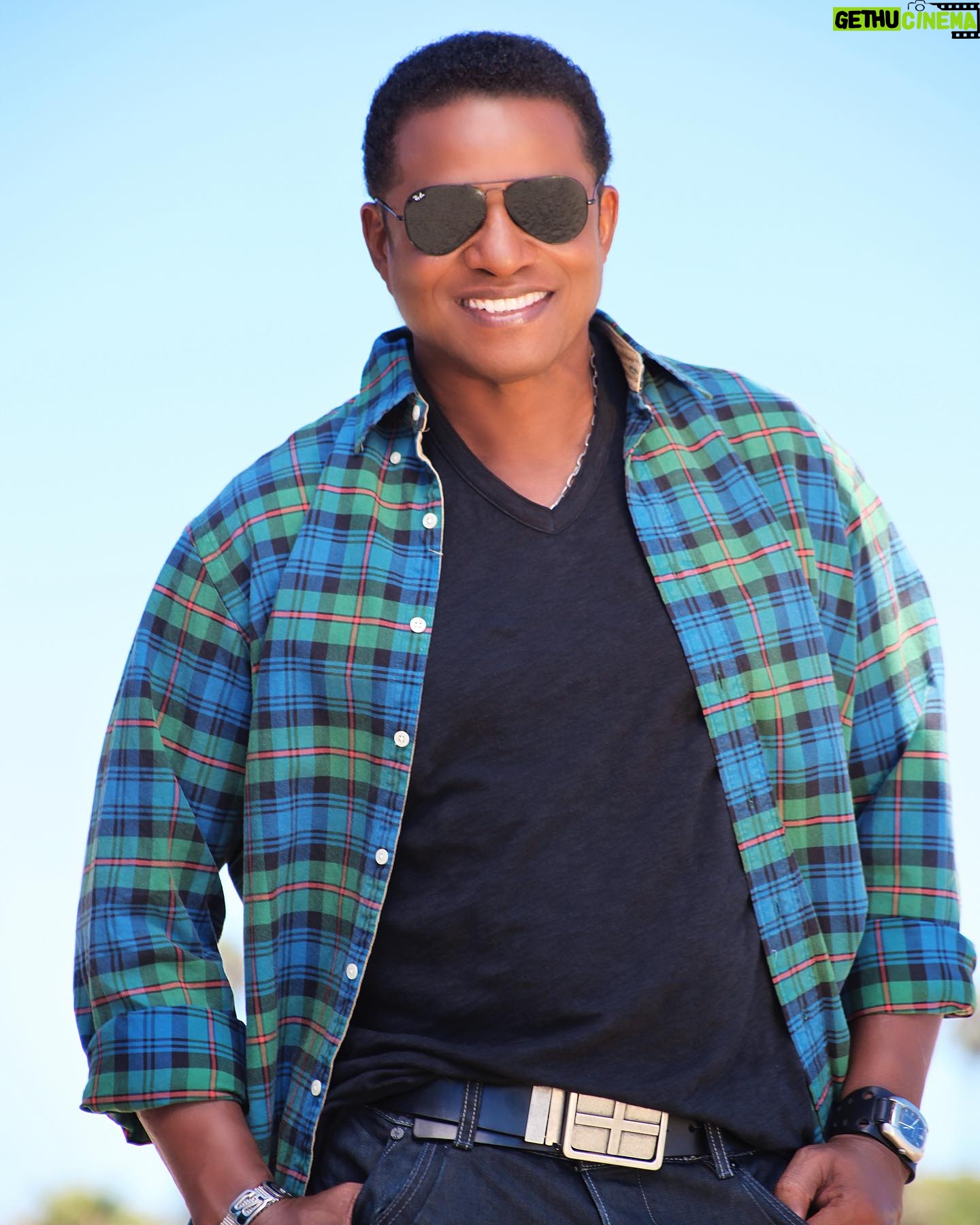 Jackie Jackson - 2.8K Likes - 𝗚𝗼 𝗰𝗼𝗻𝗳𝗶𝗱𝗲𝗻𝘁𝗹𝘆 𝗶𝗻 𝘁𝗵𝗲 𝗱𝗶𝗿𝗲𝗰𝘁𝗶𝗼𝗻 𝗼𝗳 𝘆𝗼𝘂𝗿 𝗱𝗿𝗲𝗮𝗺𝘀. 𝗟𝗶𝘃𝗲 𝘁𝗵𝗲 𝗹𝗶𝗳𝗲 𝘆𝗼𝘂'𝘃𝗲 𝗶𝗺𝗮𝗴𝗶𝗻𝗲𝗱.✨
#MondayMotivation
#QOTD
#JackieJackson
#Jackson5