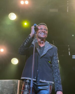 Jackie Jackson Instagram - 𝗔𝗹𝗹 𝘀𝗺𝗶𝗹𝗲𝘀 𝗮𝘁 𝗹𝗮𝘀𝘁 𝗻𝗶𝗴𝗵𝘁’𝘀 @favcolmar 𝘀𝗵𝗼𝘄!🎶 𝗡𝗲𝘅𝘁 𝘀𝘁𝗼𝗽, @bahiasound_🇪🇸

#JackieJackson
#Jackson5
#Jacksons
#J5