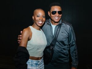 Jackie Jackson Instagram - 𝗜𝘁 𝘄𝗮𝘀 𝗮 𝗽𝗹𝗲𝗮𝘀𝘂𝗿𝗲 𝗺𝗲𝗲𝘁𝗶𝗻𝗴 𝘁𝗵𝗲 𝘁𝗮𝗹𝗲𝗻𝘁𝗲𝗱 @mjthemusical 𝗰𝗮𝘀𝘁 & 𝗰𝗿𝗲𝘄!🙏 𝗗𝗼𝗻’𝘁 𝘄𝗮𝗹𝗸, 𝗿𝘂𝗻 𝘁𝗼 𝗴𝗼 𝘀𝗲𝗲 𝘁𝗵𝗶𝘀 𝗽𝗿𝗼𝗱𝘂𝗰𝘁𝗶𝗼𝗻🎭 𝗨𝗻𝘁𝗶𝗹 𝗻𝗲𝘅𝘁 𝘁𝗶𝗺𝗲!🎬

📸 @andyhenderson 

#MJTheMusical
#Broadway
#MichaelJackson
#Jackson5