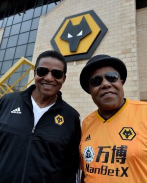 Jackie Jackson Instagram - 𝗕𝗿𝗼𝘁𝗵𝗲𝗿, 𝗺𝗮𝘆 𝘁𝗵𝗶𝘀 𝘆𝗲𝗮𝗿 𝗯𝗲 𝗳𝗶𝗹𝗹𝗲𝗱 𝘄𝗶𝘁𝗵 𝗯𝗹𝗲𝘀𝘀𝗶𝗻𝗴𝘀 𝗮𝗻𝗱 𝗽𝗿𝗼𝘀𝗽𝗲𝗿𝗶𝘁𝘆❤️‍🔥 𝗛𝗮𝗽𝗽𝘆 𝗯𝗶𝗿𝘁𝗵𝗱𝗮𝘆, @poppa3t🎉

#TitoJackson
#JackieJackson
#Jackson5
#Jacksons