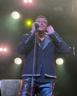 Jackie Jackson Instagram - 𝗔𝗹𝗹 𝘀𝗺𝗶𝗹𝗲𝘀 𝗮𝘁 𝗹𝗮𝘀𝘁 𝗻𝗶𝗴𝗵𝘁’𝘀 @favcolmar 𝘀𝗵𝗼𝘄!🎶 𝗡𝗲𝘅𝘁 𝘀𝘁𝗼𝗽, @bahiasound_🇪🇸

#JackieJackson
#Jackson5
#Jacksons
#J5