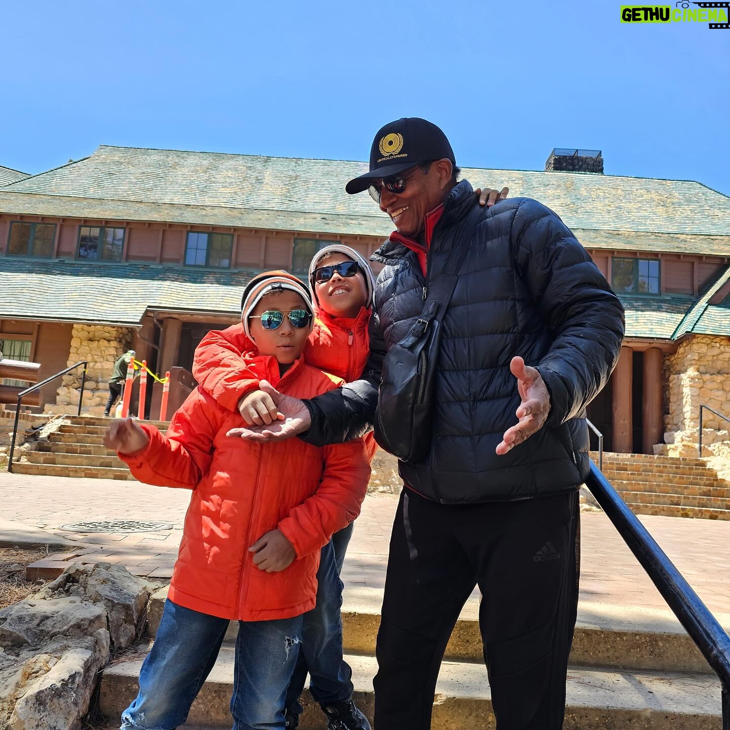 Jackie Jackson - 2.1K Likes - 𝗠𝗼𝗿𝗲 𝘀𝗰𝗲𝗻𝗲𝘀 𝗳𝗿𝗼𝗺 𝗼𝘂𝗿 𝗲𝗽𝗶𝗰 𝗿𝗼𝗮𝗱 𝘁𝗿𝗶𝗽 𝘄𝗶𝘁𝗵 @_blacksford🚐 𝗜 𝘀𝗽𝗲𝗻𝘁 𝗺𝗼𝘀𝘁 𝗼𝗳 𝗺𝘆 𝗹𝗶𝗳𝗲 𝗼𝗻 𝘁𝗵𝗲 𝗿𝗼𝗮𝗱 𝘁𝗼𝘂𝗿𝗶𝗻𝗴 𝘀𝗼 𝗶𝘁 𝘄𝗮𝘀 𝗻𝗶𝗰𝗲 𝘁𝗼 𝗴𝗲𝘁 𝗯𝗲𝗵𝗶𝗻𝗱 𝘁𝗵𝗲 𝘄𝗵𝗲𝗲𝗹 𝗳𝗼𝗿 𝗼𝗻𝗰𝗲 𝗮𝗻𝗱 𝗲𝗻𝗷𝗼𝘆 𝘁𝗵𝗲 𝗮𝗺𝗲𝗻𝗶𝘁𝗶𝗲𝘀 𝗼𝘂𝗿 𝗥𝗩 𝗵𝗮𝗱 𝘁𝗼 𝗼𝗳𝗳𝗲𝗿 𝗮𝗹𝗹 𝘄𝗵𝗶𝗹𝗲 𝗲𝘅𝗽𝗹𝗼𝗿𝗶𝗻𝗴 𝘁𝗵𝗲 𝗦𝗼𝘂𝘁𝗵𝘄𝗲𝘀𝘁☕️ 𝗜𝗻𝘁𝗲𝗿𝗲𝘀𝘁𝗲𝗱 𝗶𝗻 𝘁𝗮𝗸𝗶𝗻𝗴 𝗮 𝘁𝗿𝗶𝗽?🏜️ 𝗨𝘀𝗲 “𝗘𝗫𝗣𝗟𝗢𝗥𝗘𝗠𝗢𝗥𝗘𝟮𝟬𝟮𝟰” 𝗳𝗼𝗿 𝗮 𝗱𝗶𝘀𝗰𝗼𝘂𝗻𝘁 𝗮𝗻𝗱 𝗹𝗲𝘁 𝘁𝗵𝗲𝗺 𝗸𝗻𝗼𝘄 𝗝𝗮𝗰𝗸𝗶𝗲 𝘀𝗲𝗻𝘁 𝘆𝗼𝘂😎
#JackieJackson
#Jackson5
#Blacksford
#RVLife