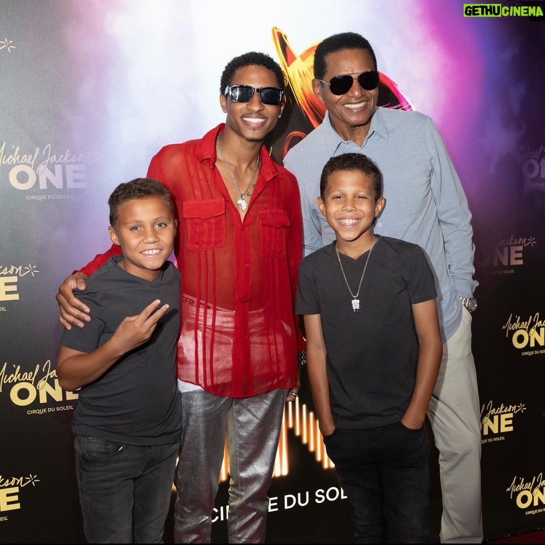 Jackie Jackson - 2.3K Likes - 𝗪𝗵𝗮𝘁 𝗮 𝗻𝗶𝗴𝗵𝘁‼️ 𝗪𝗲’𝗿𝗲 𝘀𝘁𝗶𝗹𝗹 𝗯𝘂𝘇𝘇𝗶𝗻𝗴 𝗳𝗿𝗼𝗺 𝘁𝗵𝗲 @mjonelv 𝗕𝗹𝘂𝗲 𝗦𝗮𝗽𝗽𝗵𝗶𝗿𝗲 𝗕𝗶𝗿𝘁𝗵𝗱𝗮𝘆 𝗖𝗲𝗹𝗲𝗯𝗿𝗮𝘁𝗶𝗼𝗻 🎉 𝗛𝗼𝘄 𝗱𝗶𝗱 𝘆𝗼𝘂 𝗰𝗲𝗹𝗲𝗯𝗿𝗮𝘁𝗲 @michaeljackson‘𝘀 𝗹𝗲𝗴𝗮𝗰𝘆?⬇️
📸 @asteverson
#MichaelJackson
#MJForever
#MJOne
#Jackson5