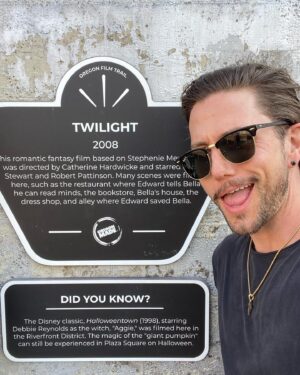 Jackson Rathbone Instagram - Spirit of Halloweentown!
Thanks again for a lovely visit with even lovelier people! If you’re looking for a great place to enjoy Halloween festivities (year round!) look no further than @spiritofhalloweentown 
They have a crazy haunted house, a museum of oddities, and all kinds of yummy foods. Best part? The people. 
Thanks again y’all!