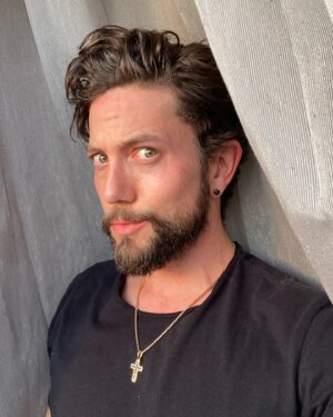 Jackson Rathbone Instagram - The sunset in #albuquerque is just for me. Not for you. (I put an anti-sparkle filter on).
😝