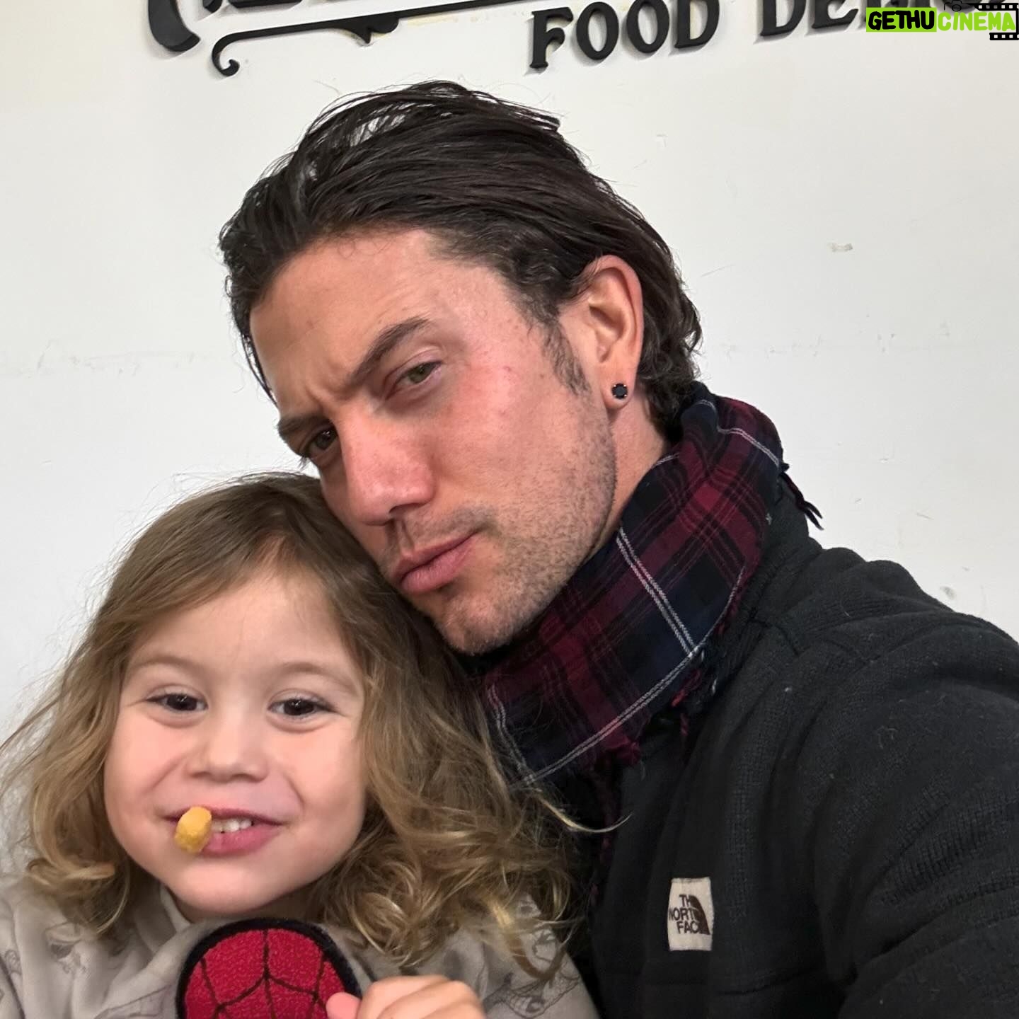 Jackson Rathbone - 37.1K Likes - This lil buddy turned FOUR !!! NYE Bday in Amsterdam !!!
What an amazing time .. 🥰♥️🔥🍔