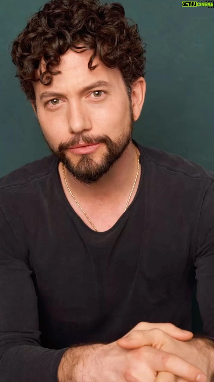 Jackson Rathbone - 40.7K Likes - Every time I shave .. I feel like I lose 10 years.
💇♂️by @jacobhkhan
💅by @anne.marie.kennedy
📷by @chaseandersonphoto
#jacksonrathbone #menshair #beards #actor #actorslife #foreveryoung #foreverold #headshot #hashtag #🙄