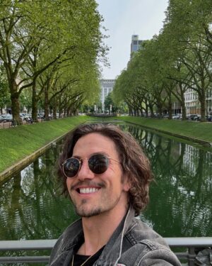 Jackson Rathbone Instagram - Five hour walkabout today in Dusseldorf 
Love taking in this beautiful city. 
Excited to meet all yall tomorrow !!!