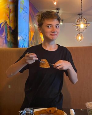 Jackson Robert Scott Instagram - I eat pancakes with my syrup😋😄🥞