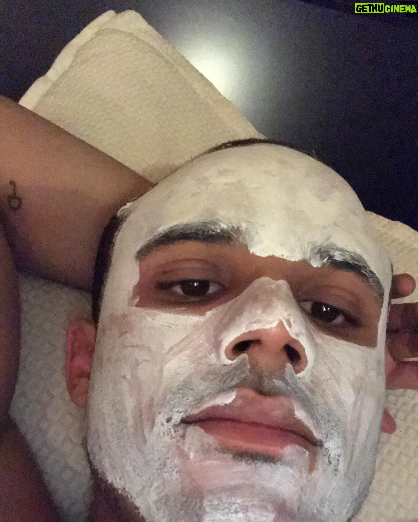 Jacob Artist - 36.1K Likes - facemask🍦