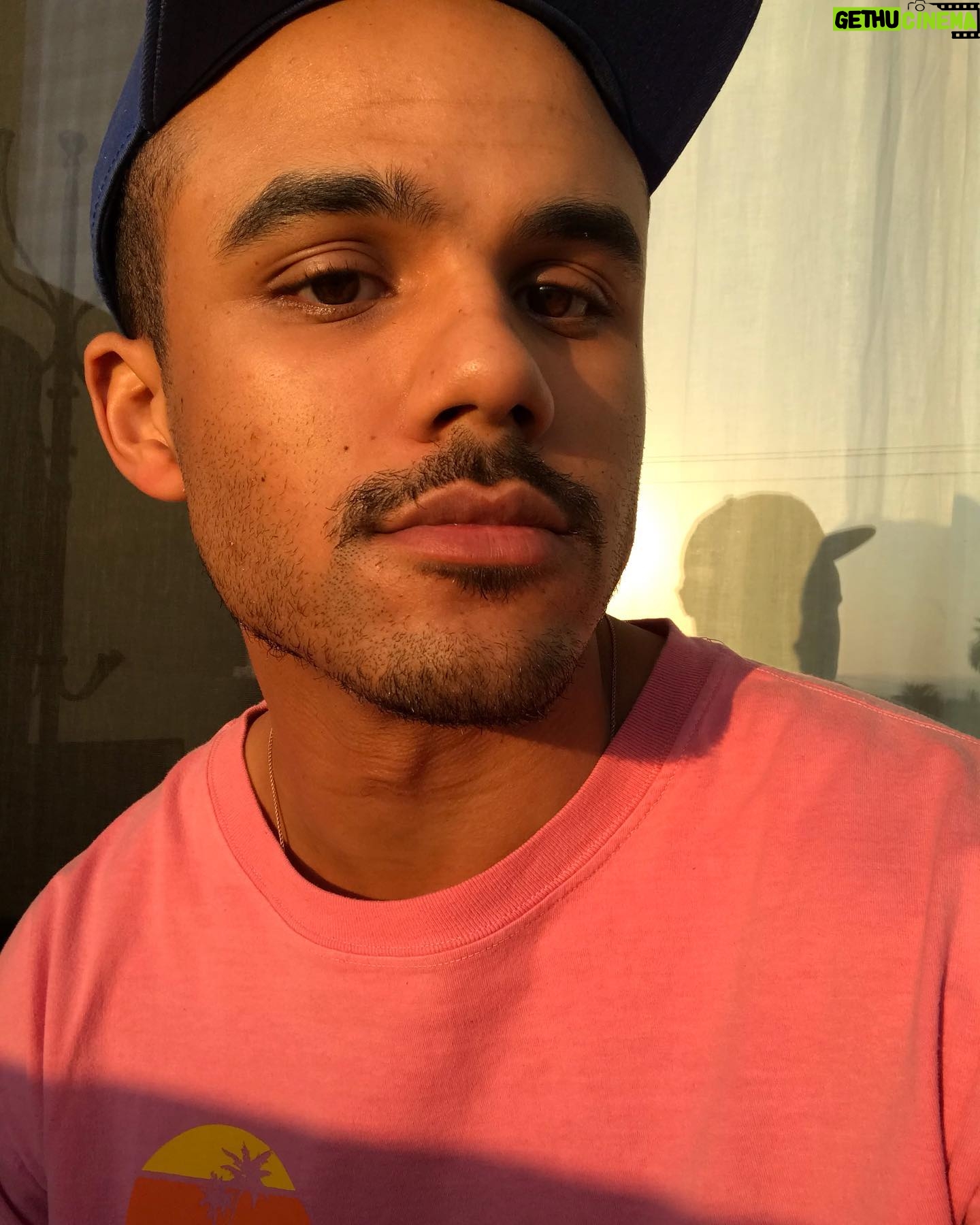 Jacob Artist - 36.1K Likes - facemask🍦