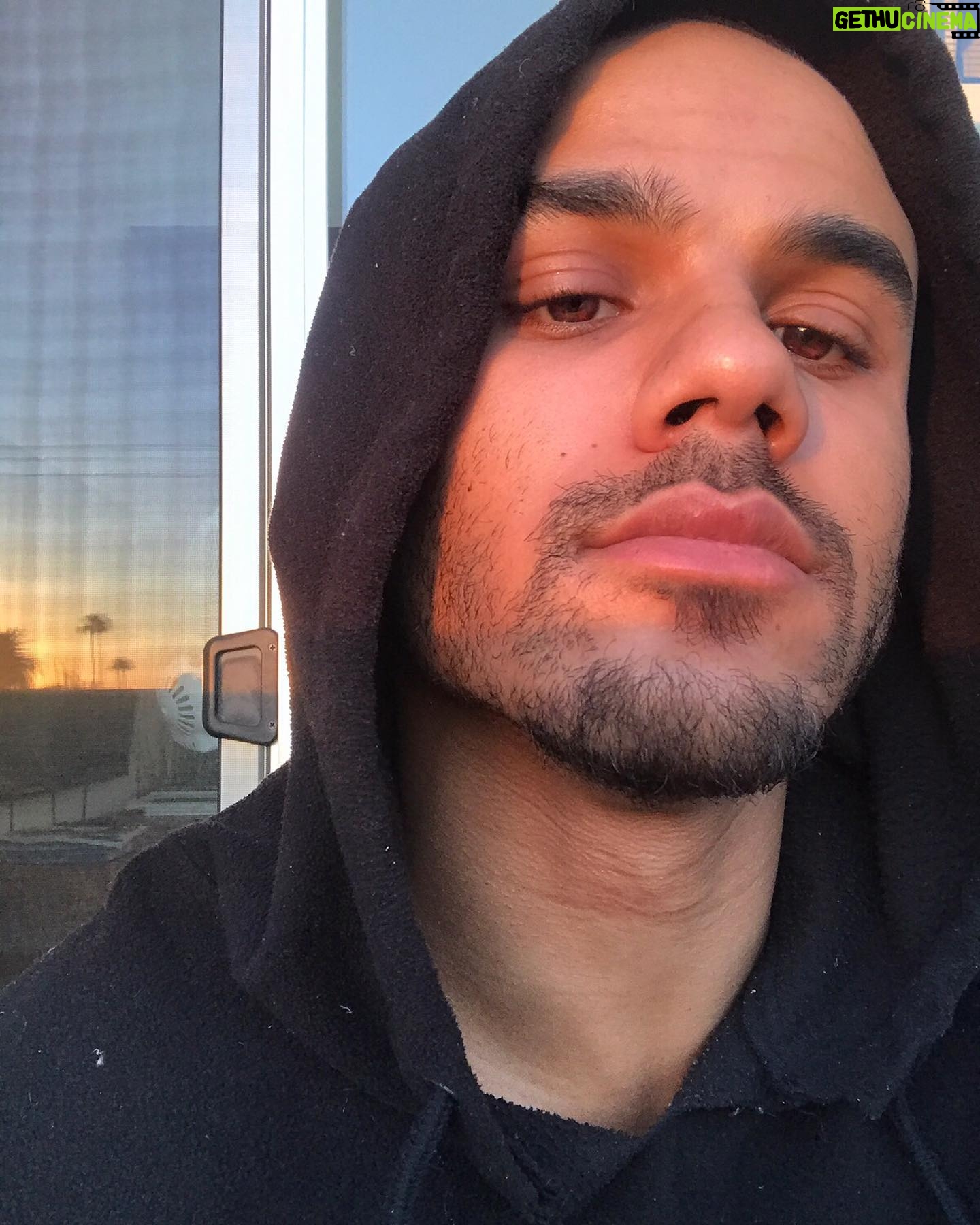 Jacob Artist - 43.6K Likes - hiyaaa