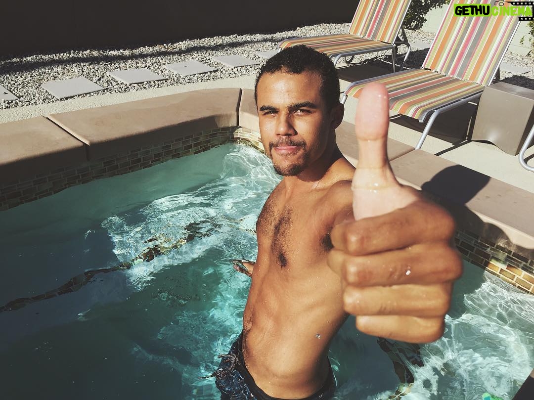 Jacob Artist - 51.7K Likes - Another year around the sun. Cheers guys🍻👍🏽