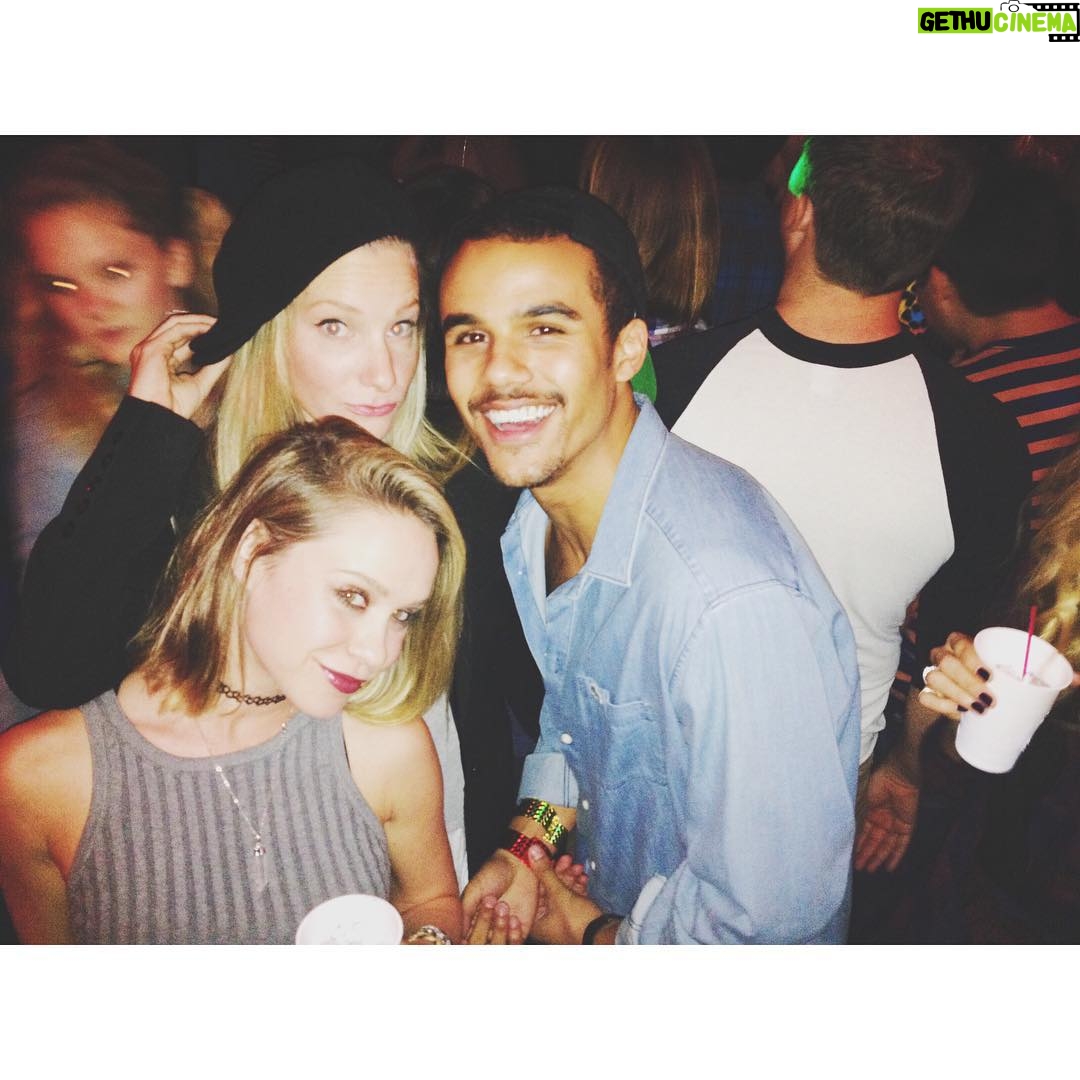 Jacob Artist - 72.1K Likes - 👧🏼👩🏼👨🏾