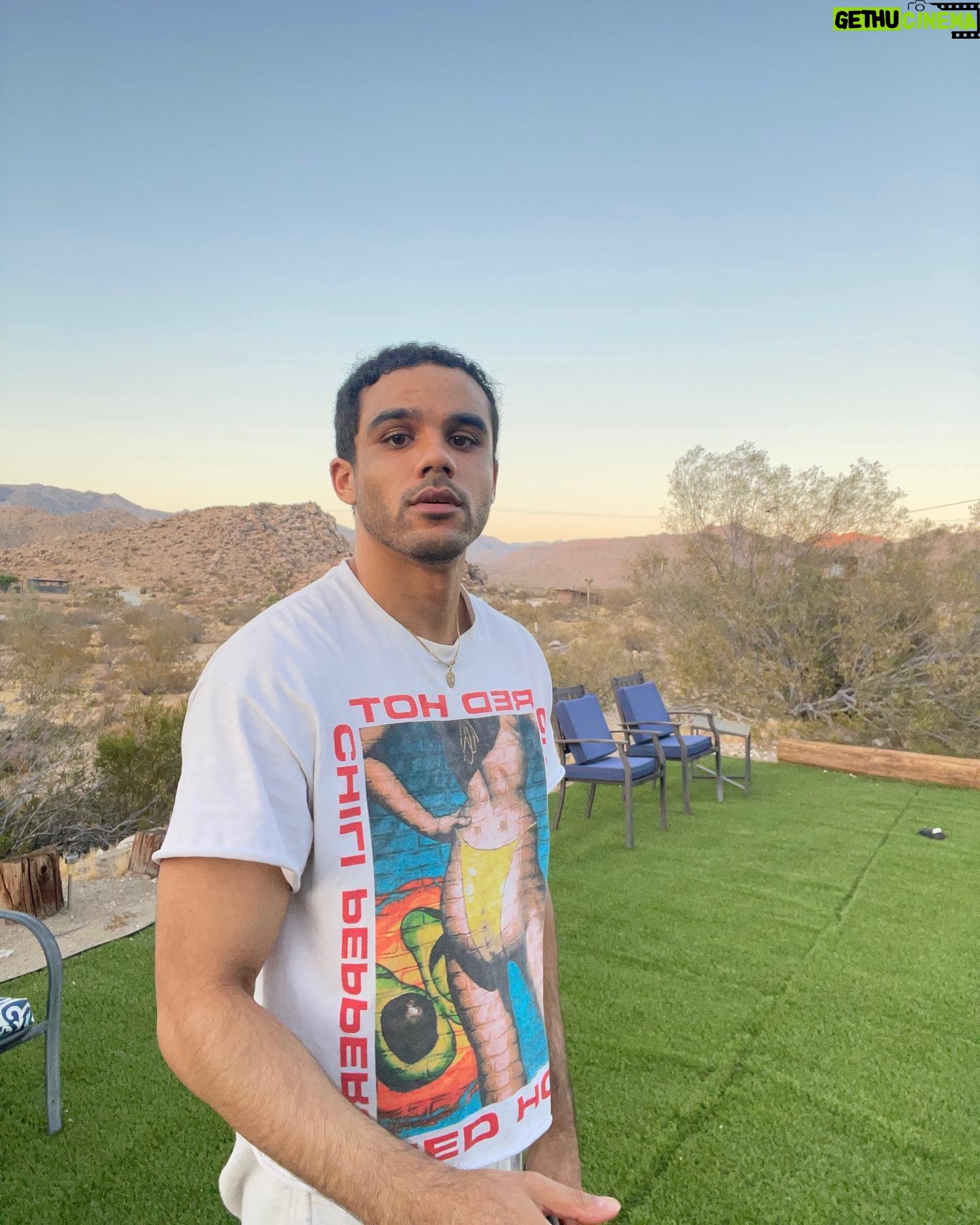 Jacob Artist - 3 Likes - weekend dump