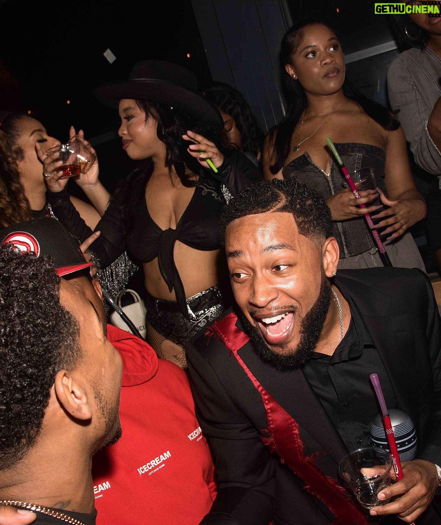 Jacob Latimore - 34.1K Likes - #TSRbreakups 🎃
📸: @_wheretheproof