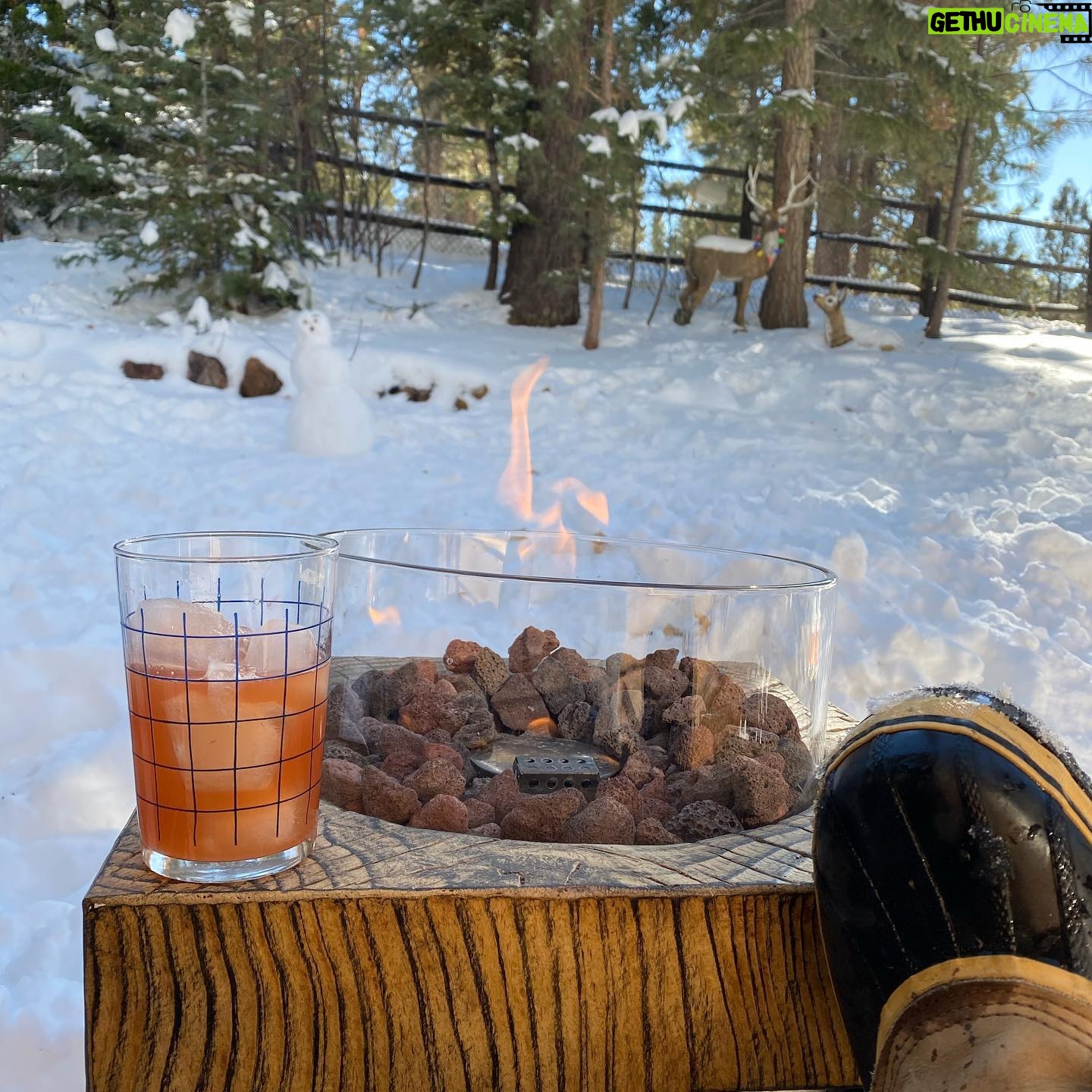 Jacob Vargas - 2.4K Likes - Current mood. Michelada🍺, 🔥 , ❄️ Hello 2021. @thesunsetcabin