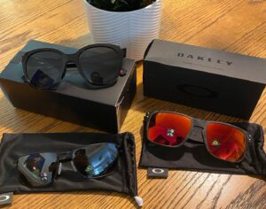 Jacob Vargas Instagram - Came back from my Birthday trip to these awesome gifts. Thank you to @netflix for the delicious @thecookiesociety cookies and thank you @westozzypat for the @oakley shades. You made my day. ❤️