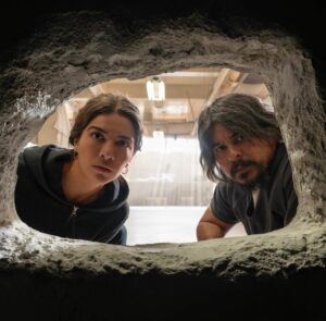 Jacob Vargas Instagram - National Treasure Edge of History episode 10 finale now streaming. What a blast!! @disneynt @lisetteolivera @disneyplus