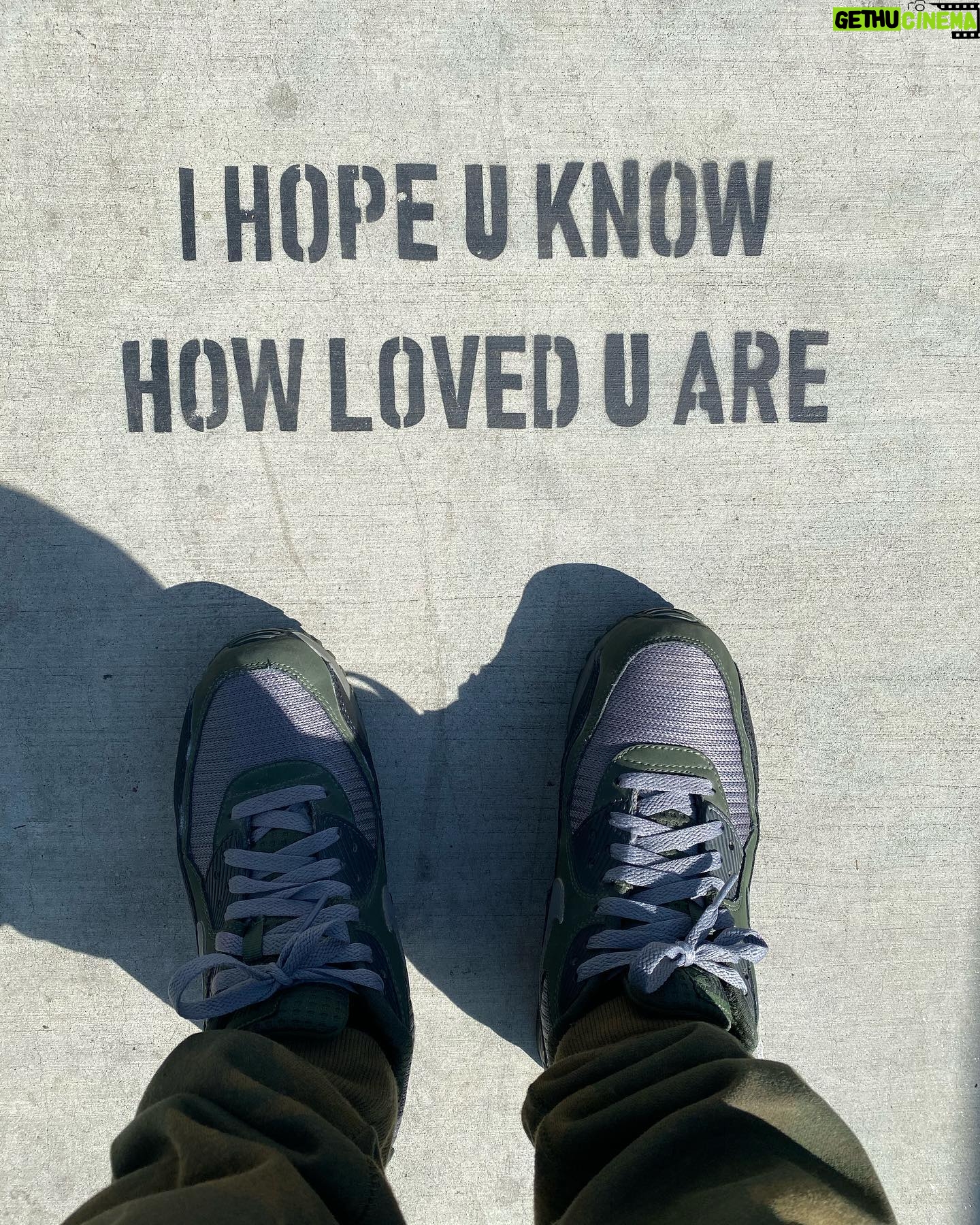 Jacob Vargas - 3.2K Likes - Someone randomly wrote this on the sidewalk. Thank you. Everyone needs to hear this!!