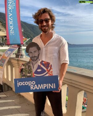 Jacopo Rampini Instagram - Thank you @festivalcomunicazione for inviting me to speak at this year’s edition alongside @lucianinalittizzetto @lucabizza @stefanomassini.official @cazzulloaldo @federico.rampini @giada_messetti  @beppesevergnini @paolocrepet and many more. 
(📸 @bertocchiisabela )

#festivalcom
#festivalcomunicazione
#lucianalittizzetto #federicorampini #beppesevergnini #paolocrepet #letteratura #liguria