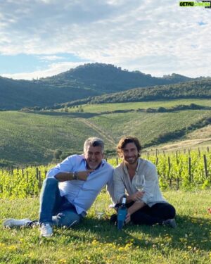 Jacopo Rampini Instagram - Thank you @rcipresso @cipresso43 🍷 and @ristorante_boccondivino for an unforgettable stay in Montalcino, Tuscany @poggioalsole_robertocipresso