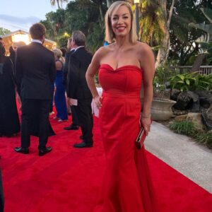 Jacqueline Brennan Instagram - Logies 2019. Thank you to the village it took to get me red carpet ready! @foxtelpublicity 
Makeup and hair: @caseyhillcreative 
Dress: 
@ellezeitounedesigns 
Beauty Prep: 
@vanessaleighskinandcosmetic  @southerncosmetics 
Thank you to everyone who voted and love Wentworth. We are so proud to have come home with a Silver Logie.  #tvweeklogies #wentworth #foxtel #tealtuesday #tvweeklogies2019