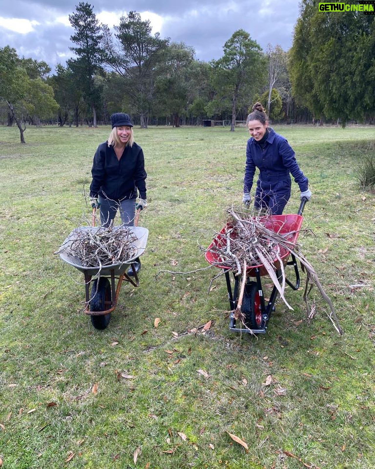 Jacqueline Brennan - 829 Likes - “Come to dinner” she said! “Maybe we’ll sit by the fire” she said! #workforyourdinner #thatsabloodybigfire #elranchokate
