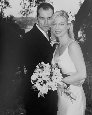 Jacqueline Brennan Instagram - Gotta love a man who’ll carry the dog home! 20 years with this guy. Happy Anniversary Ian Bliss. 💕💕💕💕💕💕💕💕