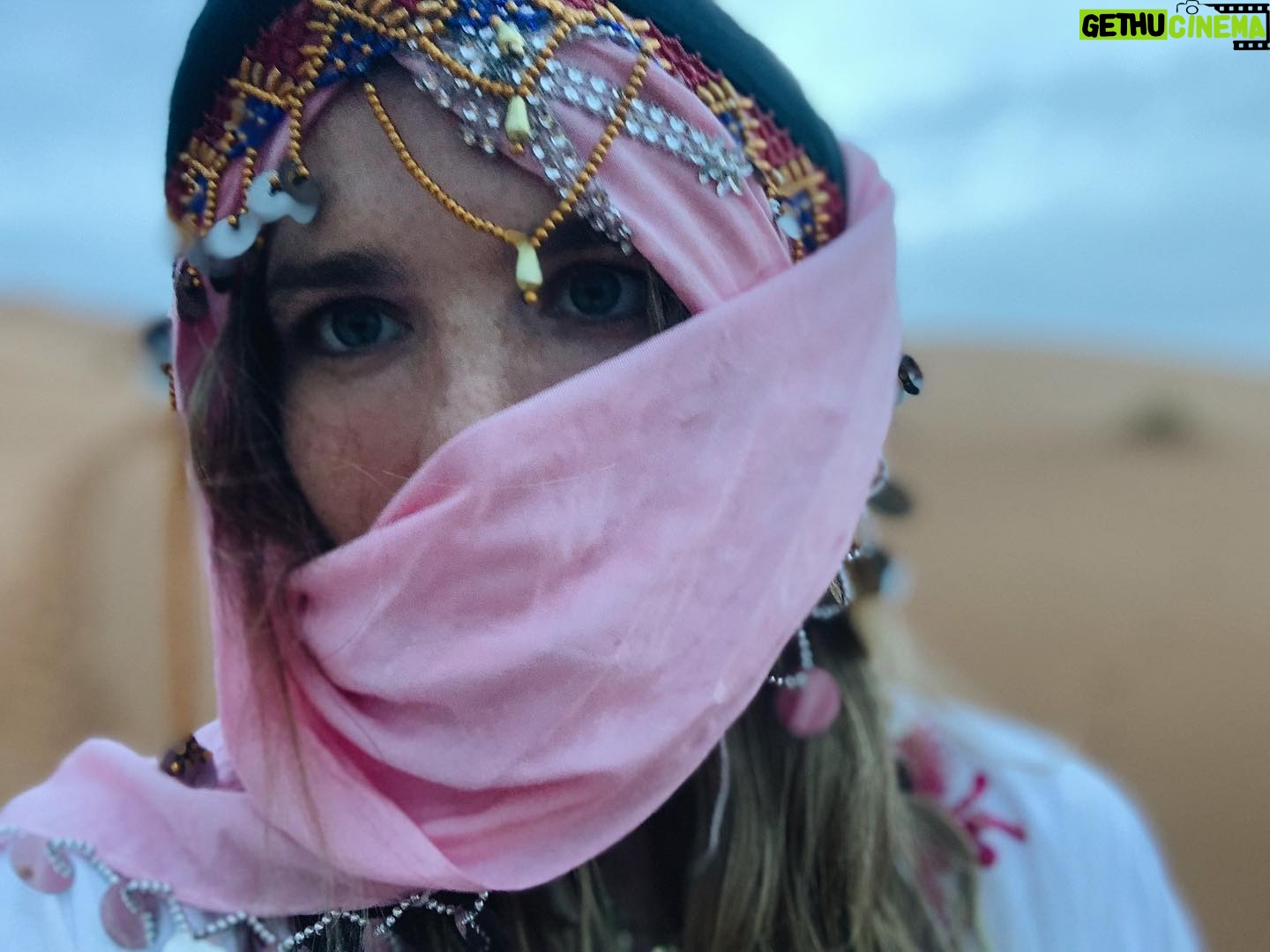 Jacqueline Byers - 1.6K Likes - Sahara.