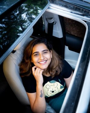Jacqueline Fernandas Instagram - The Top view 🌸

Pc @yuvaraj.selvanambi 
#fun #happiness #love #carlovers #photoeveryday