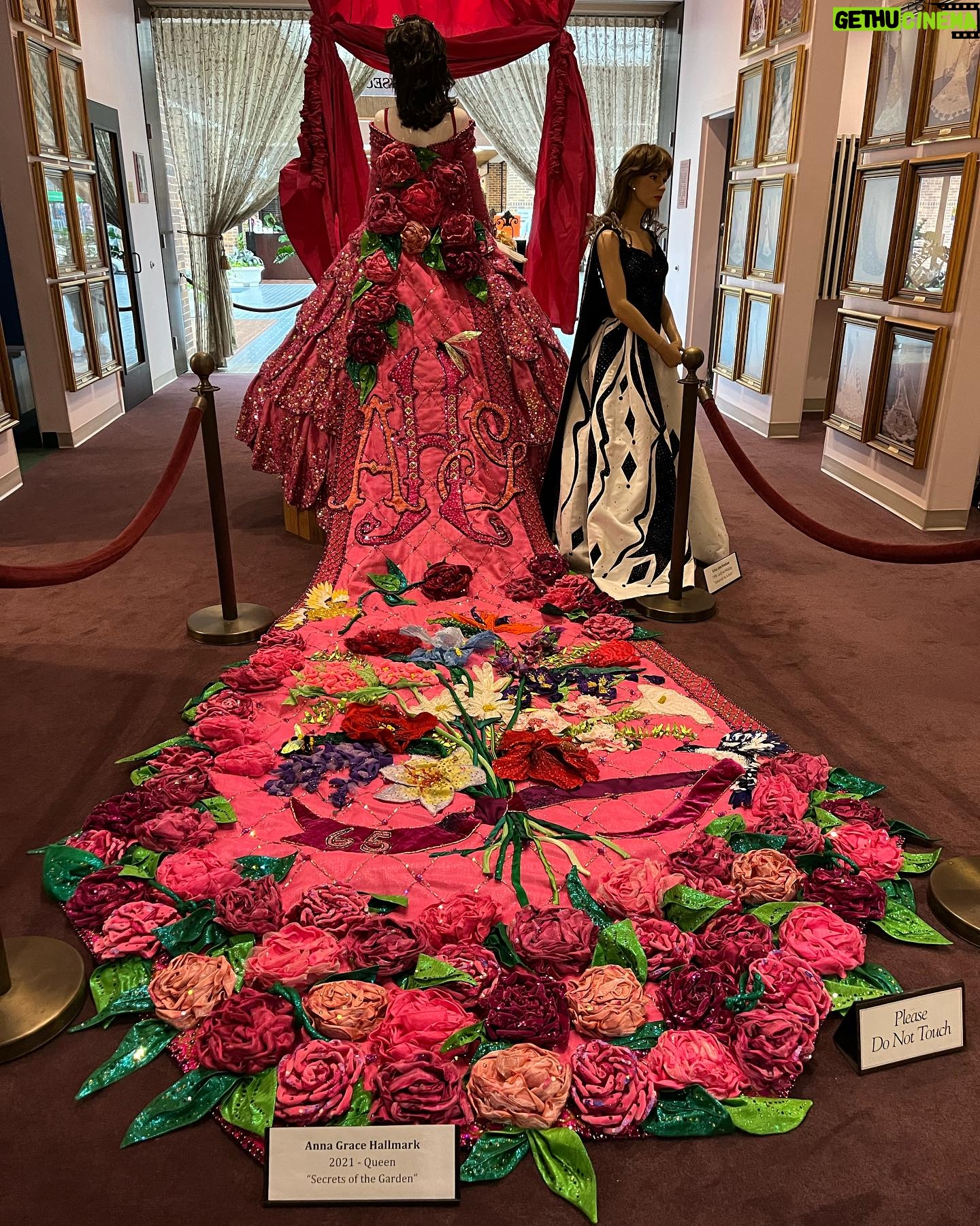 Jacqueline Moore - 1.5K Likes - At the Tyler Rose Garden museum.
#Tyler #Roses #Texas #garden