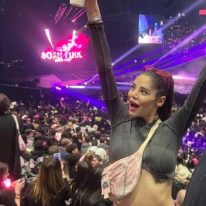 Jade Cavoué Instagram - @polydorfrance @universalmusicfrance @blackpinkofficial