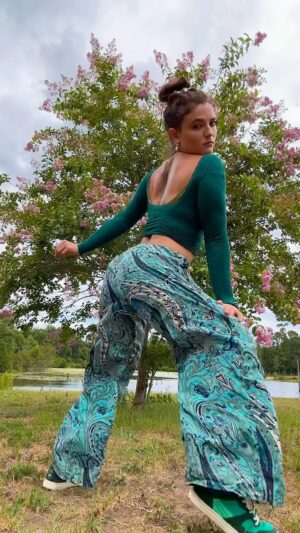 Jade Chynoweth Instagram - Had to hit this challenge in my Jade X Fuego sneakers💚
Go green and shop my Jade eco-friendly sneakers at 
Fuegodance.com
Fashion can help our planet, that’s why each shoe’s fabric is made from 5 recycled plastic water bottles ♻️ 
@fuego.dance
