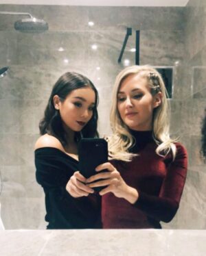 Jade Ma Instagram - Also the bathroom was pretty🤷‍♀️✨🖤🕷 (2/2) #blackwidow #wrapparty #grateful #may2020