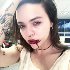 Jade Sakori Instagram - בתמונה - מעיין לאחר החטיפה 
תודה רבה לכל הקאסט של #בלקספייס אתמול שודר הפרק האחרון והכבוד הוא לי לגלם את הדמות של מעיין בסדרה כזו שנוצרה בארץ. מחכה כבר להתחיל ולצלם את עונה 2 כי אי אפשר שלא 😈