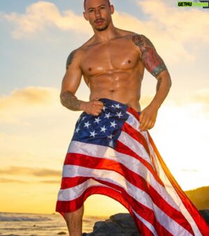 Jae Fusz Instagram - 35 🎂🇺🇸 
and feelin alive 🥳