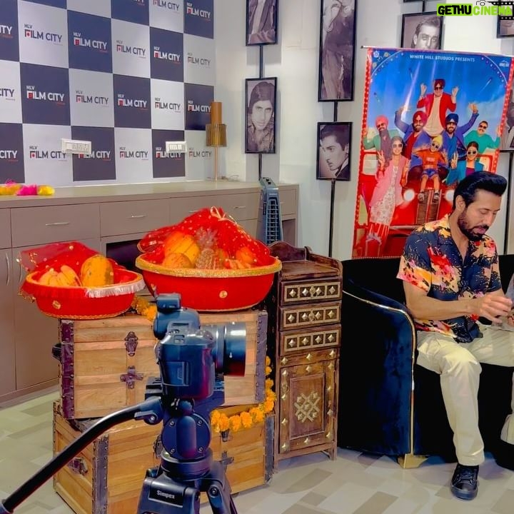 Jagdeep Sidhu - 4.8K Likes - Hosted an interview for “ gaddi jandi ae chhalanga maardi “ .. Beautiful experience 🙂🙂 . Good luck team 🍀 @ammyvirk @binnudhillons @jasminbajwa22 @itsmahisharma @jaswinderbhalla @manmordsidhu @whitehillmusic . #28september #cinemanearyou