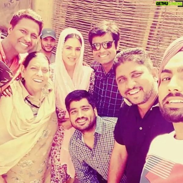 Jagdeep Sidhu - 4.9K Likes - Nikka Zaildar š³āāļøā¦ jis ghar š” ch mera janam š¶ hoya je othe na hunda taan main kade v eh kahani ni likh āļøsakda c .. ess kahani de kine hi kirdaarš šµš»š±š»āāļøš¶main apne parivar ch dekhe š.. esse to meri writer š§āš»di journey start hoyi.. thode dina ch assi eda 4th part start karan ja rahe aa.. š¬ eh journey etho tak aa gayi š§æ par kade kade lagda aa jis ghar ch eh kahani rakhi c .. kudrat ne osse ghar š” ch mainu janam dita ennu likhan layi ⦠pata ni vicharie kudarat di kine janma to jaan kha reha c main writer banan layi .. š¤š¤ .. soon Nikka Zaildar 4 . #nikkazaildar #memories #life #journey ..