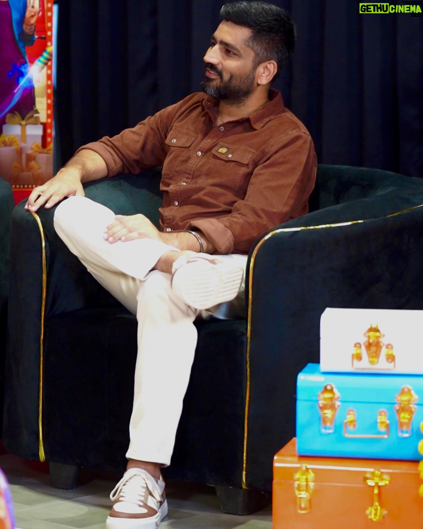 Jagdeep Sidhu - 4.8K Likes - Hosted an interview for “ gaddi jandi ae chhalanga maardi “ .. Beautiful experience 🙂🙂 . Good luck team 🍀 @ammyvirk @binnudhillons @jasminbajwa22 @itsmahisharma @jaswinderbhalla @manmordsidhu @whitehillmusic . #28september #cinemanearyou