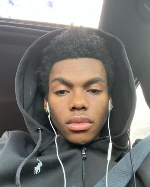 Jahi Di'Allo Winston Instagram - On my way for the Holidays…💨

What y’all cookin?
