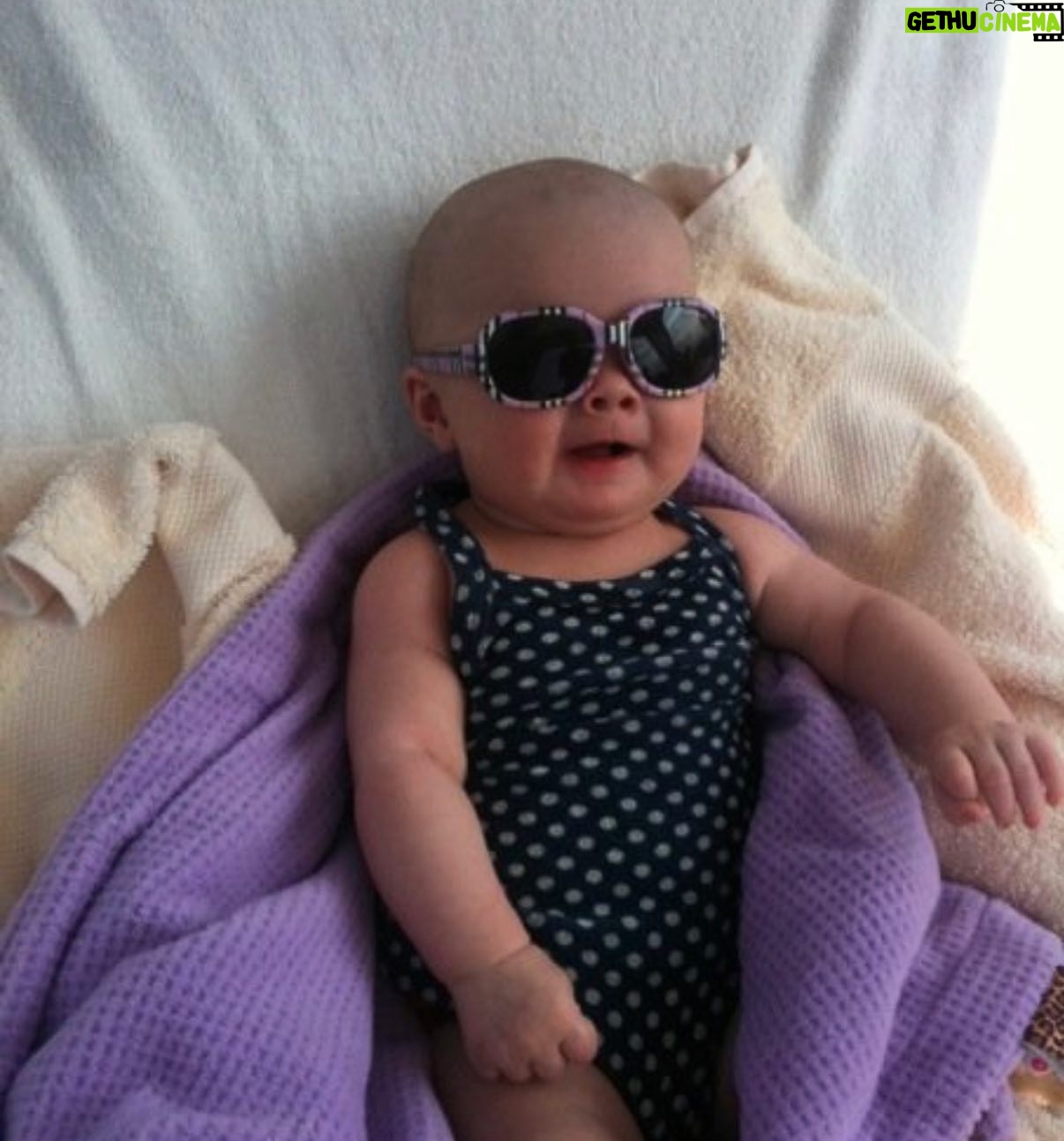 Jaime Bergman - 1.2K Likes - Hello weekend! #fbf #bella #weekendvibes š