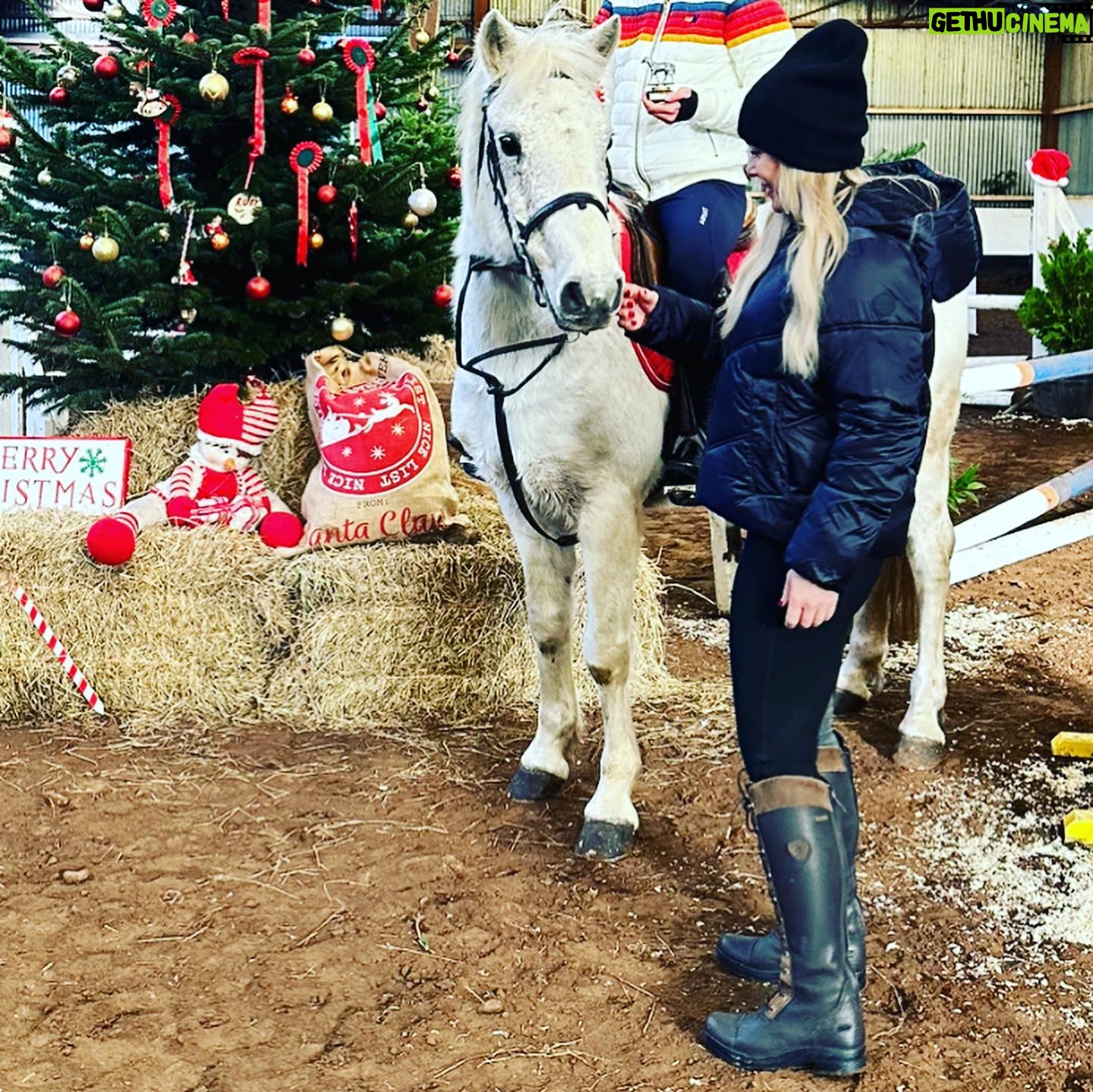 Jaime Bergman - 1K Likes - Ireland you have my heart š thank you @clarinaequestrian for an unforgettable day of riding. My posting trot š¤·āāļø Bellaās jumping š. Until next time⦠#equestrainlife
