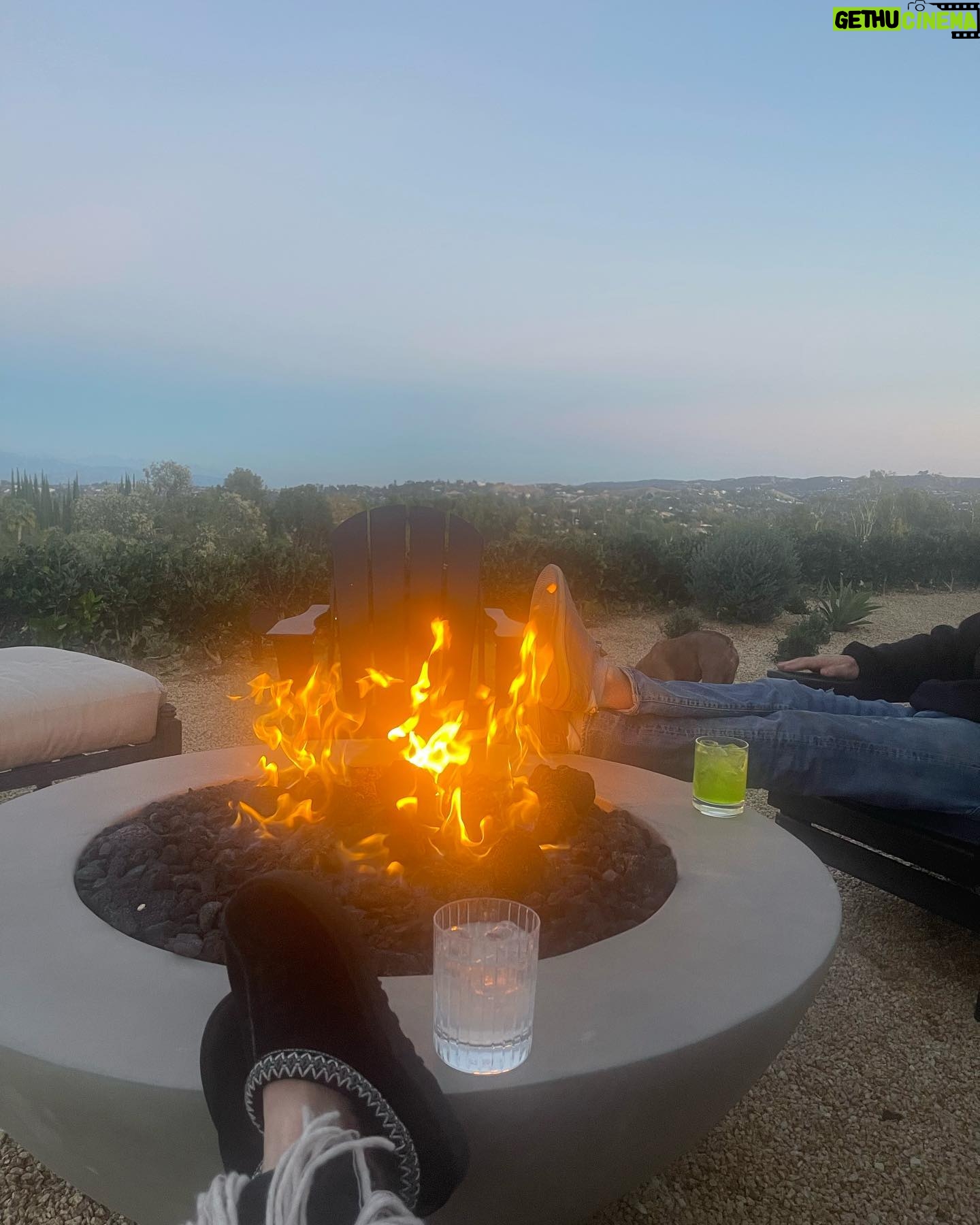 Jaime Bergman - 1.3K Likes - Cozy Sunday evening with a view⦠š„