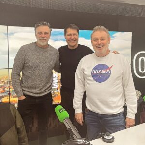 Jaime Cantizano Instagram - Hoy hemos hablado de #elcredito con #armandodelrio y @pablocarbonelloficial @porfinnoeslunes @ondacero