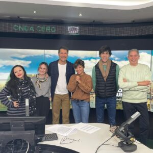 Jaime Cantizano Instagram - Una reunión difícil de superar en esta mañana de @porfinnoeslunes @ondacero @sonsolesonega @alfonsogoizueta @borisizaguirre @alaskaoficial