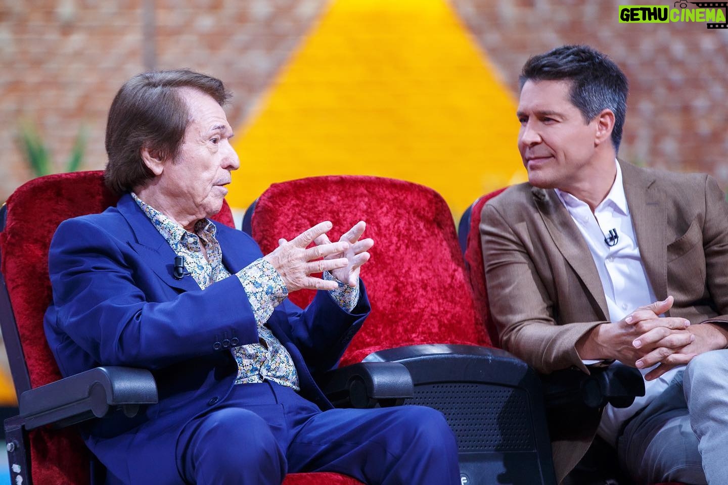Jaime Cantizano - 722 Likes - En estas semanas de #mañaneros han sido muchos los GRANDES que han pasado por el programa @rtve @la1_tve_ Gracias querido @raphaelartista